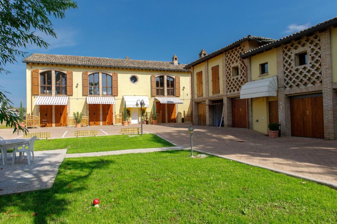 La Corte Del Mulino Фонтанеллато Экстерьер фото